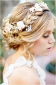 A-romantic-bohemian-wedding-hairstyle-840-int