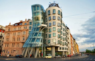 Czech-republic-prague-dancing-house