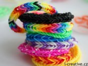 Rainbow-bands-naramky-pletene-na-prstech